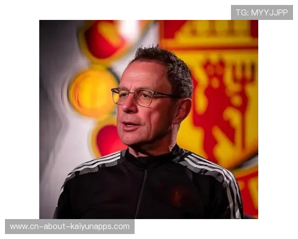 曼联新星逐渐融入一线队，球队年轻化进程加速